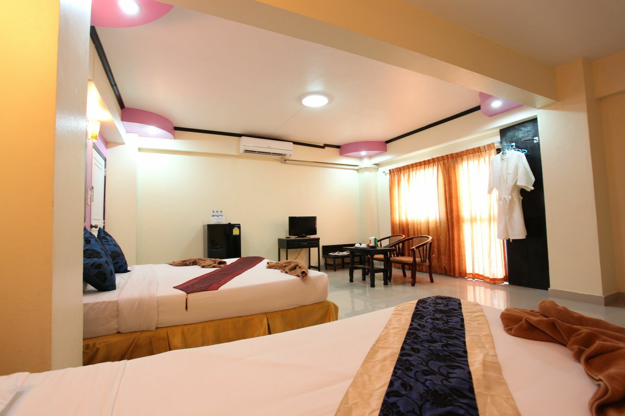 Home Pattaya Hotel Exterior foto